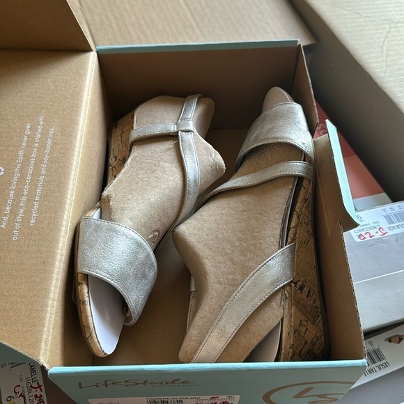 LifeStride Yasmine Wedge Sandal - Picture 2 of 7